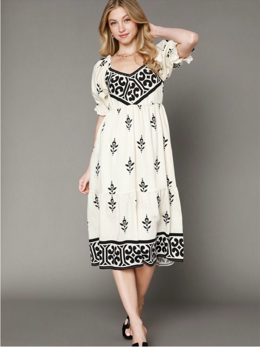 Umgee Cream Midi Dress with Black Embroidered Motifs